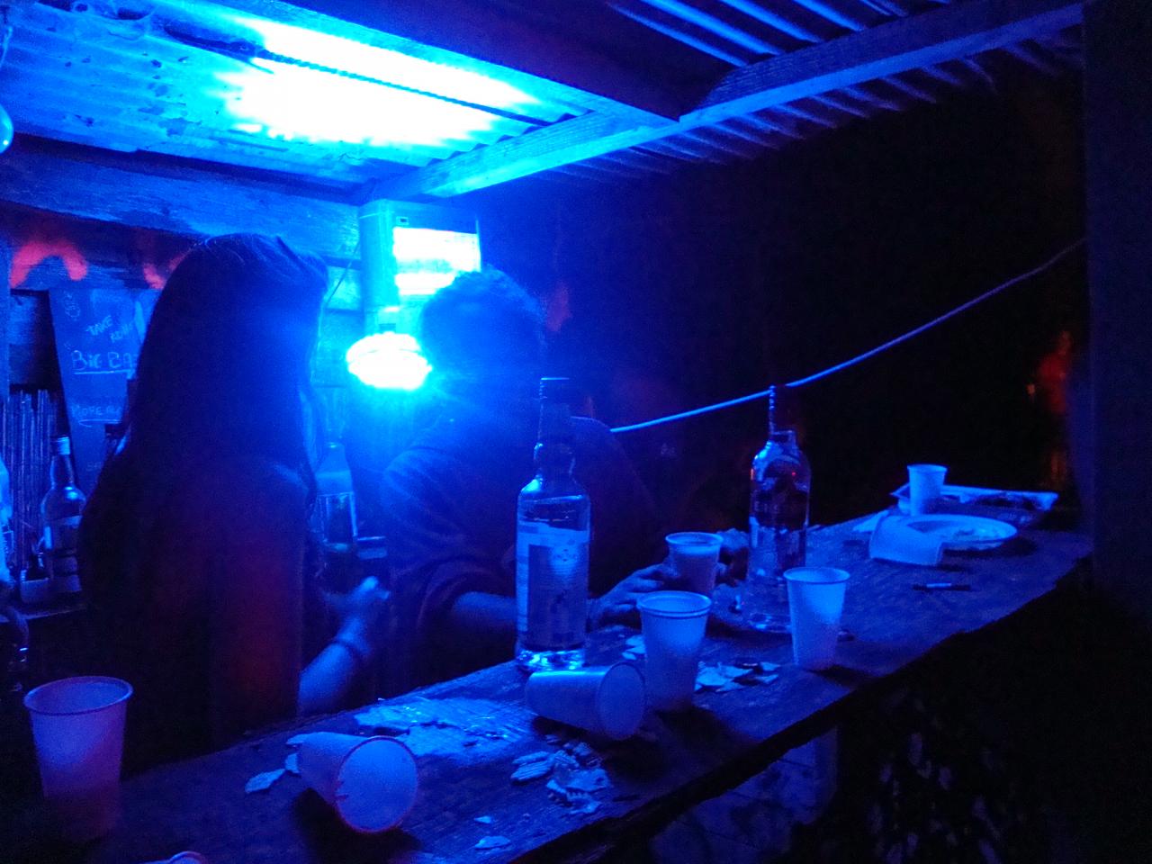Max au bar!