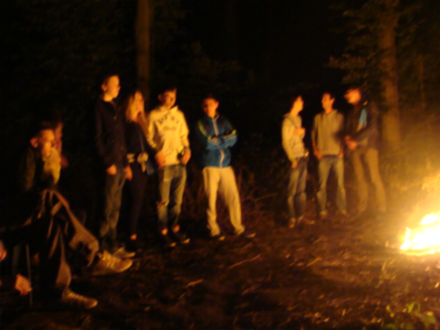 Autour du feu toujours sans pluie ;)