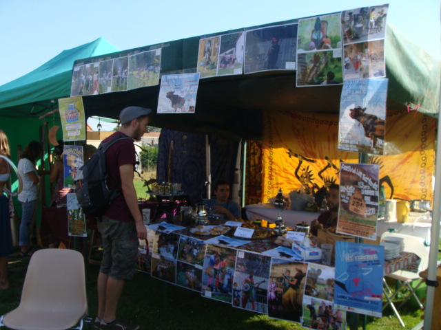 Un autre stand d'asso...
