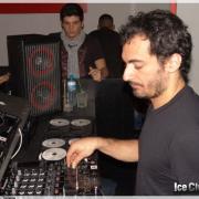 Commence en 90', français, style house & deep house